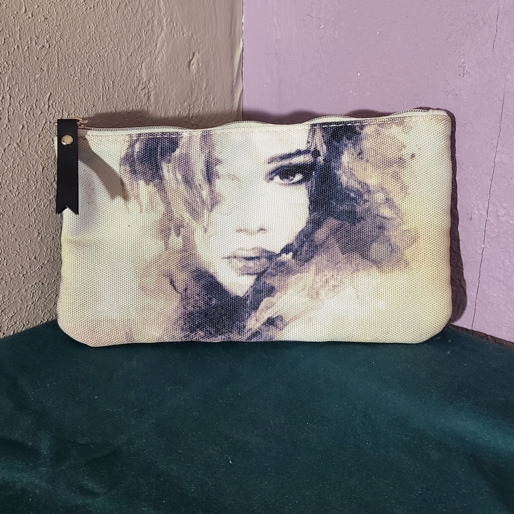 Artist's Loft Makeup Pencil Bag Women Small Cream Graphic Portrait Zipper Pouch